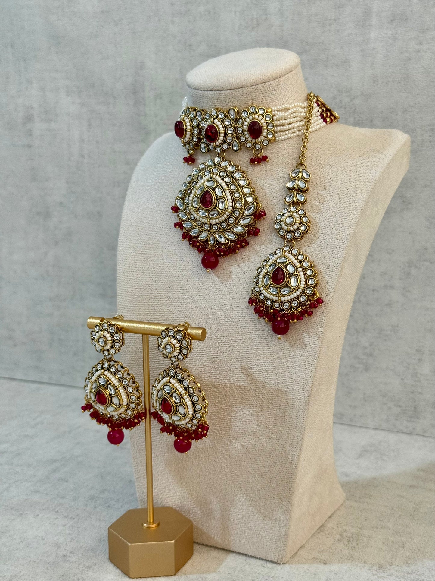 Ayura Designs Tehreem Set with Necklace, Earrings & Tikka – Mirror-Cut Stones, Fuchsia Beads & Antique Gold Finish
