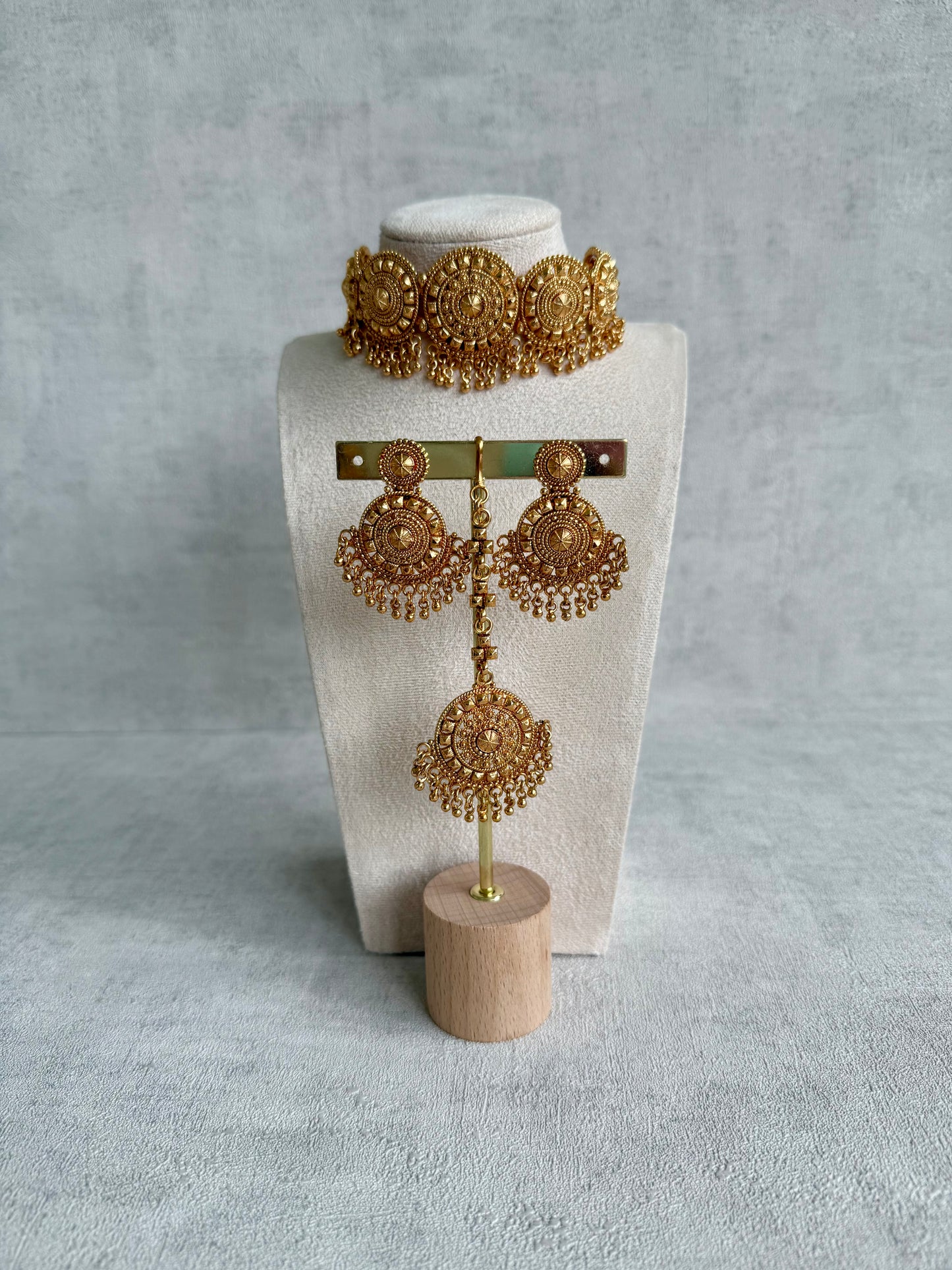 Ayura Designs Nawab Set – Antique Gold Choker, Jhumkis & Tikka with Filigree Medallions