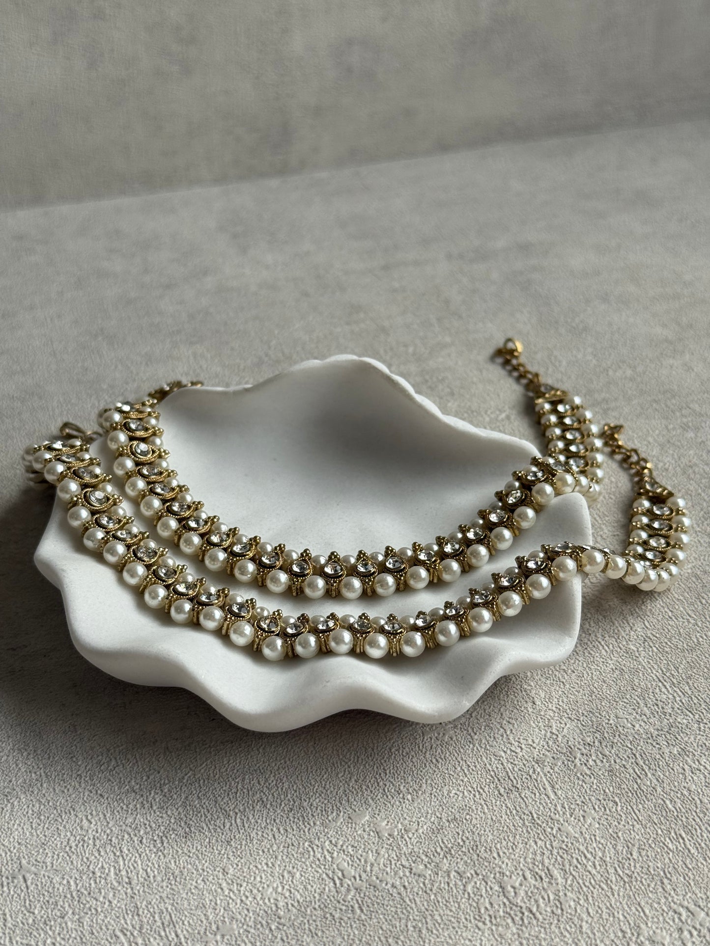 Ayura Designs Chandni Payals – Kundan Anklets with White Pearls & Antique Gold Finish