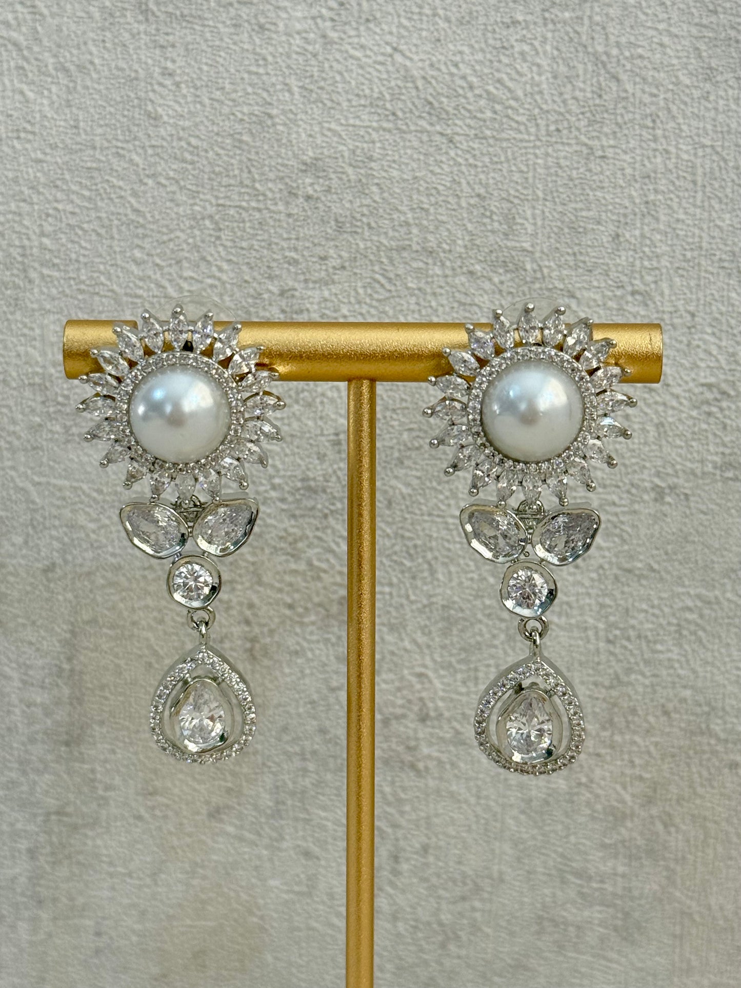 Ayura Designs Tilly Set with Necklace & Earrings – Pearl Centre with Crystal Halo Detailing in Silver Finish