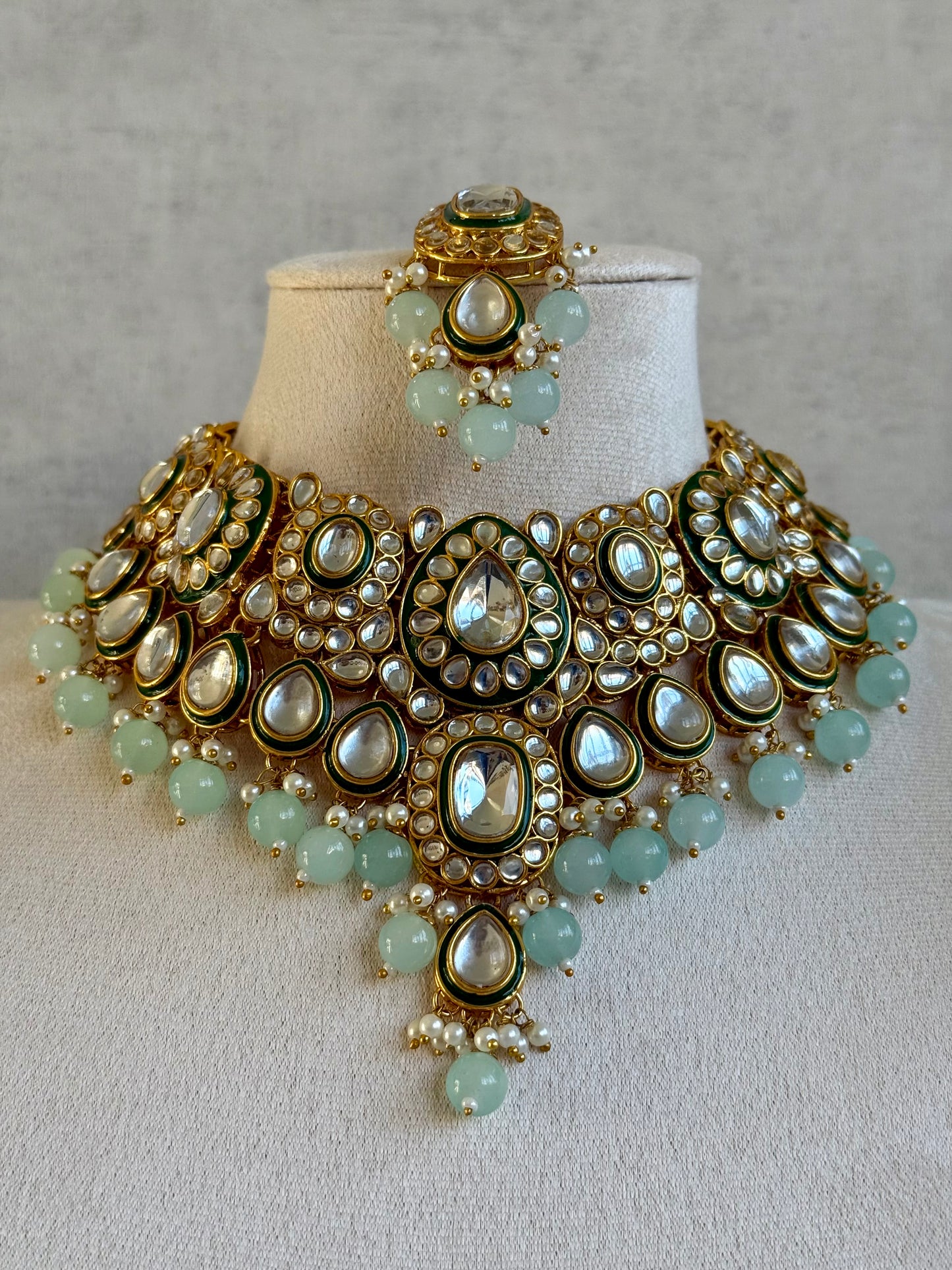 Ayura Designs Jashan Set with Necklace, Earrings, Tikka & Passa – Kundan Detailing, Pearl Drops & Soft Mint Green Beads