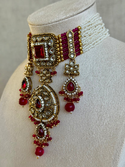 Ayura Designs Zarmeen Choker Set with Earrings & Tikka – Mirror-Cut Stones, Antique Gold Finish and Fuchsia Beads