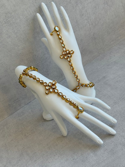 Ayura Designs Raina Haathphool – Kundan Hand Ornament with Floral Motif & Enamel Detailing