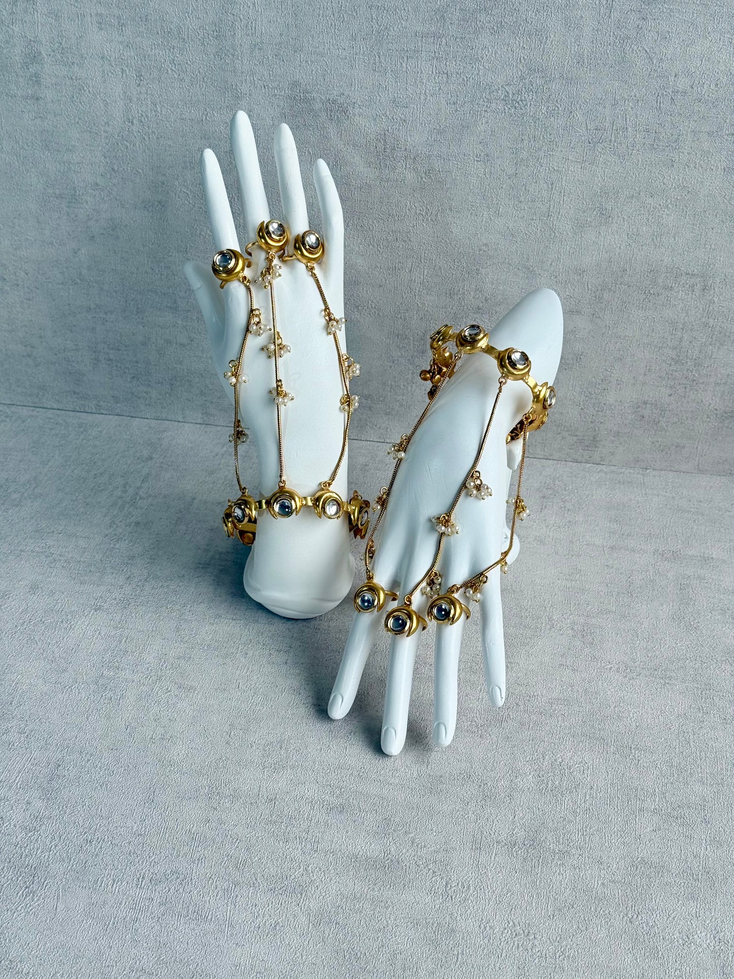 Ayura Designs Chand Haathphool – Antique Gold Hand Harness with Kundan-Style Mirror-Cut Stones & Pearl Detailing