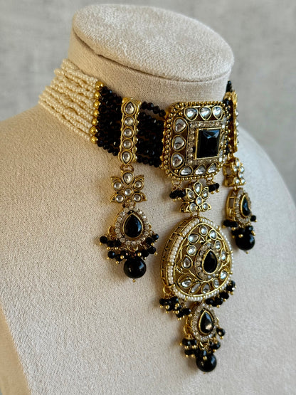 Ayura Designs Zarmeen Choker Set with Earrings & Tikka – Mirror-Cut Stones, Antique Gold Finish and Black Beads
