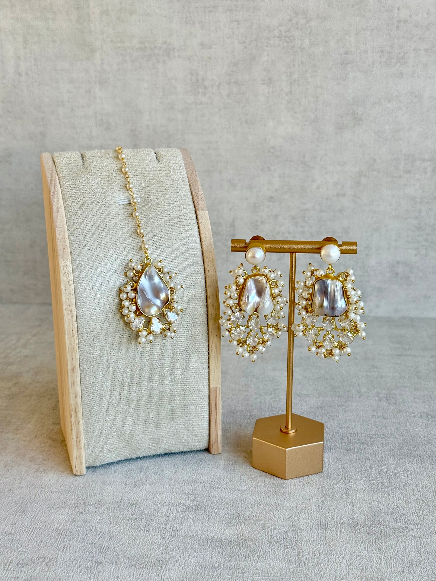 Ayura Designs Niamh Tikka Set – Grey Baroque Pearl & Crystal Cluster Detailing in Antique Gold