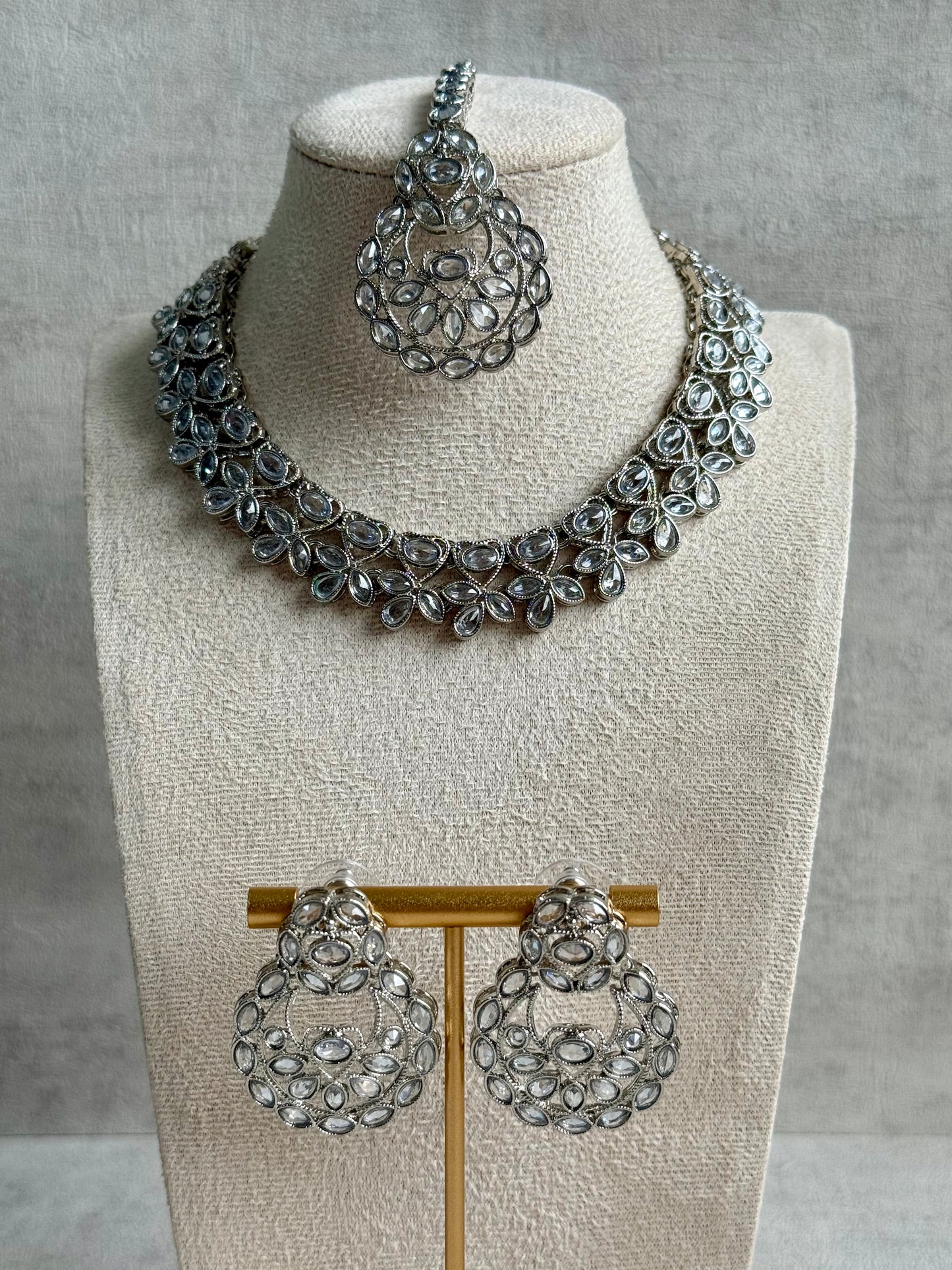 Ayura Designs Urwa Set – Necklace, Earrings & Tikka with Mirror-Cut Stones in Antique Silver Finish