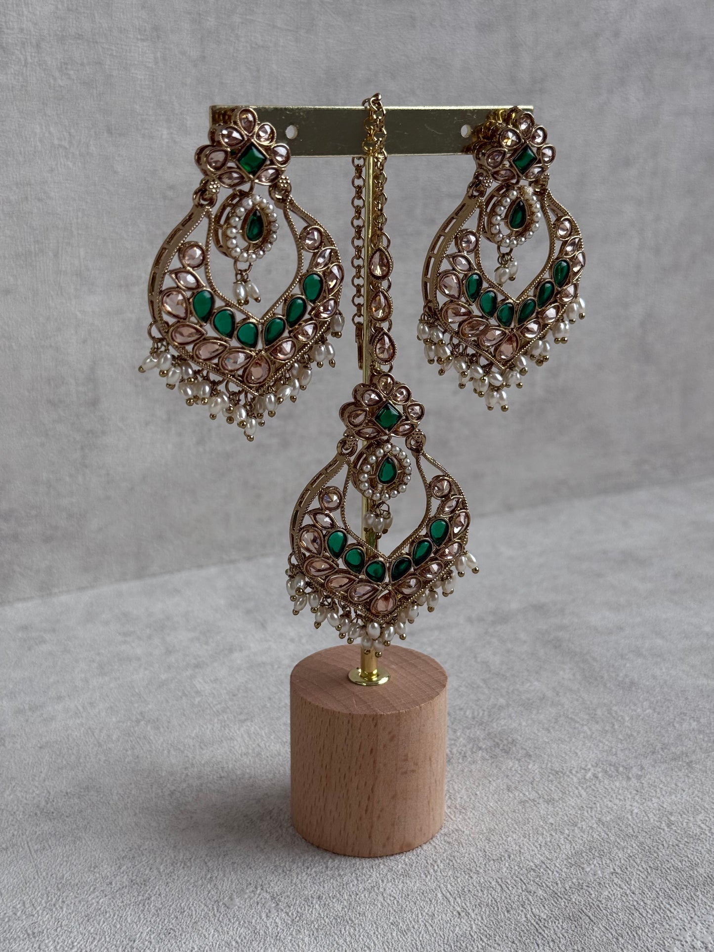 Ayura Designs Damini Tikka Set – Mirror-Cut Kundan Earrings & Tikka with Emerald Green Enamel and Pearl Detailing
