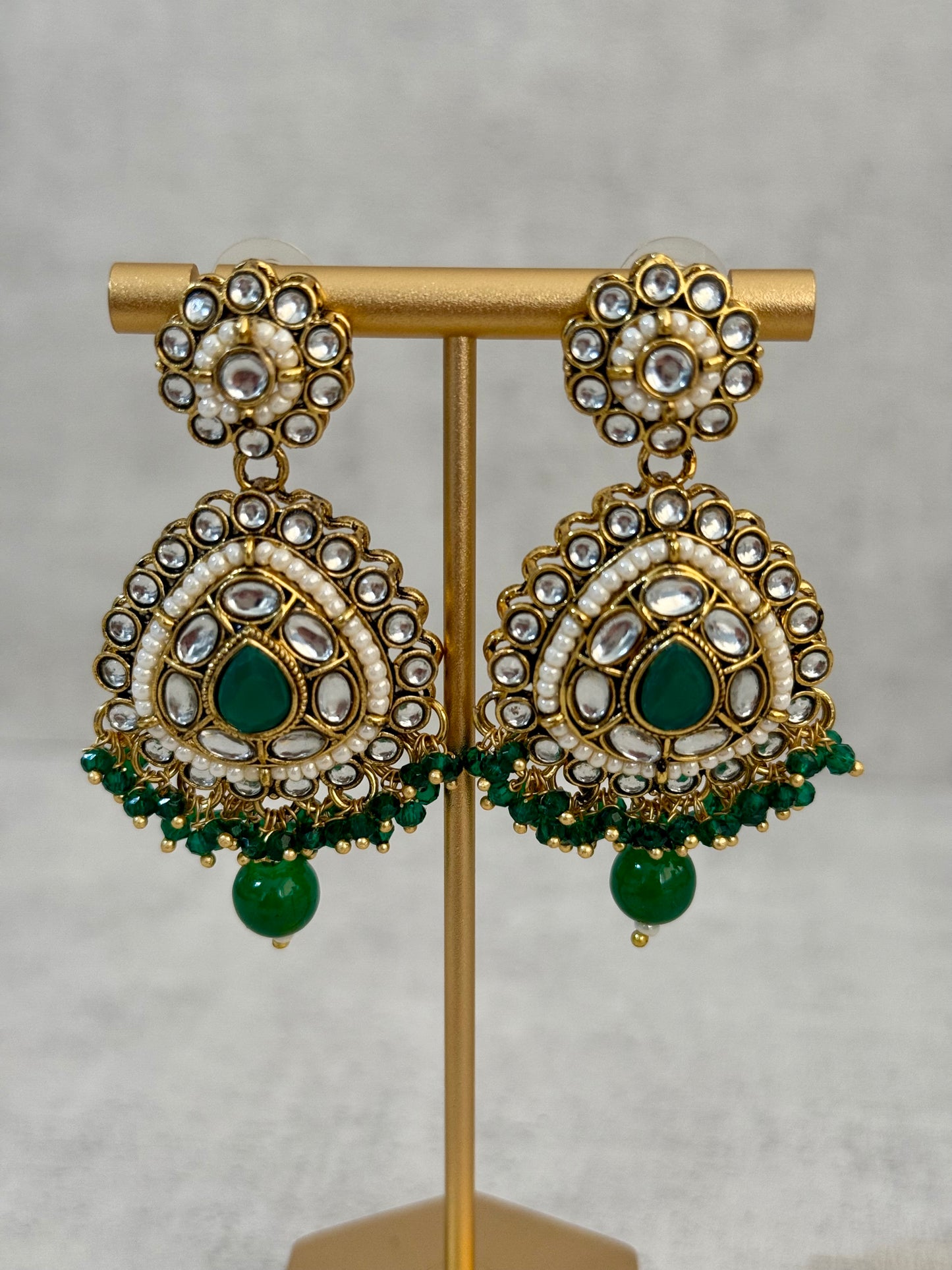 Ayura Designs Tehreem Set with Necklace, Earrings & Tikka – Mirror-Cut Stones, Emerald Green Beads & Antique Gold Finish