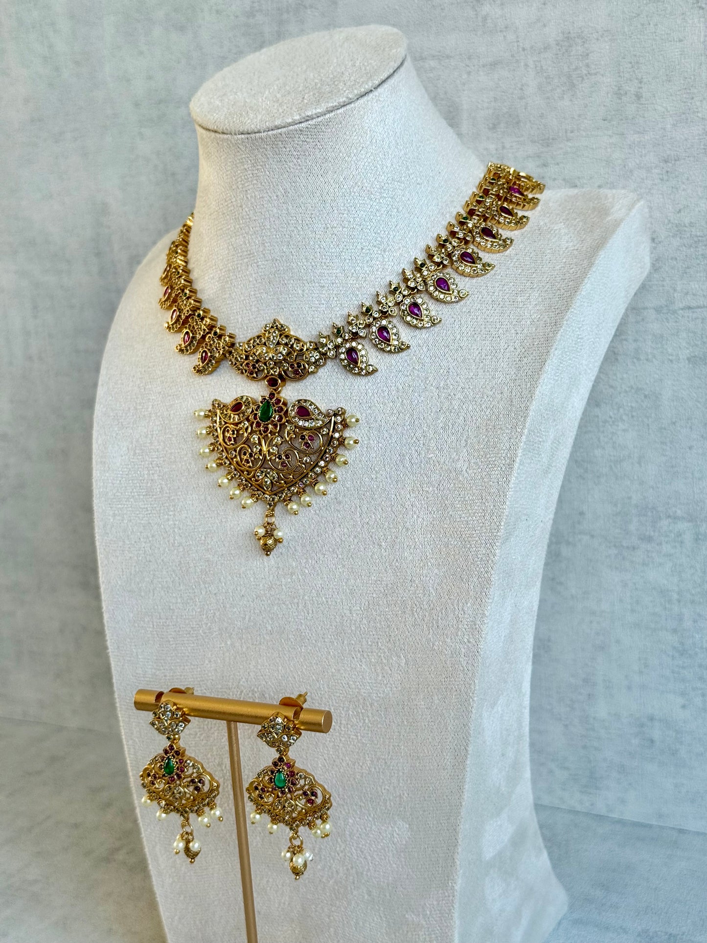 Ayura Designs Joya Set with Necklace, Earrings & Tikka – Kundan Detailing, Pink & Green Stones with Pearl Drops