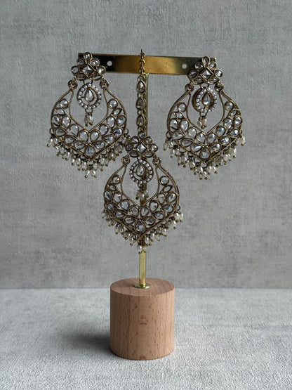 Ayura Designs Damini Tikka Set – Mirror-Cut Crystal Kundan Earrings & Tikka with Pearl Detailing