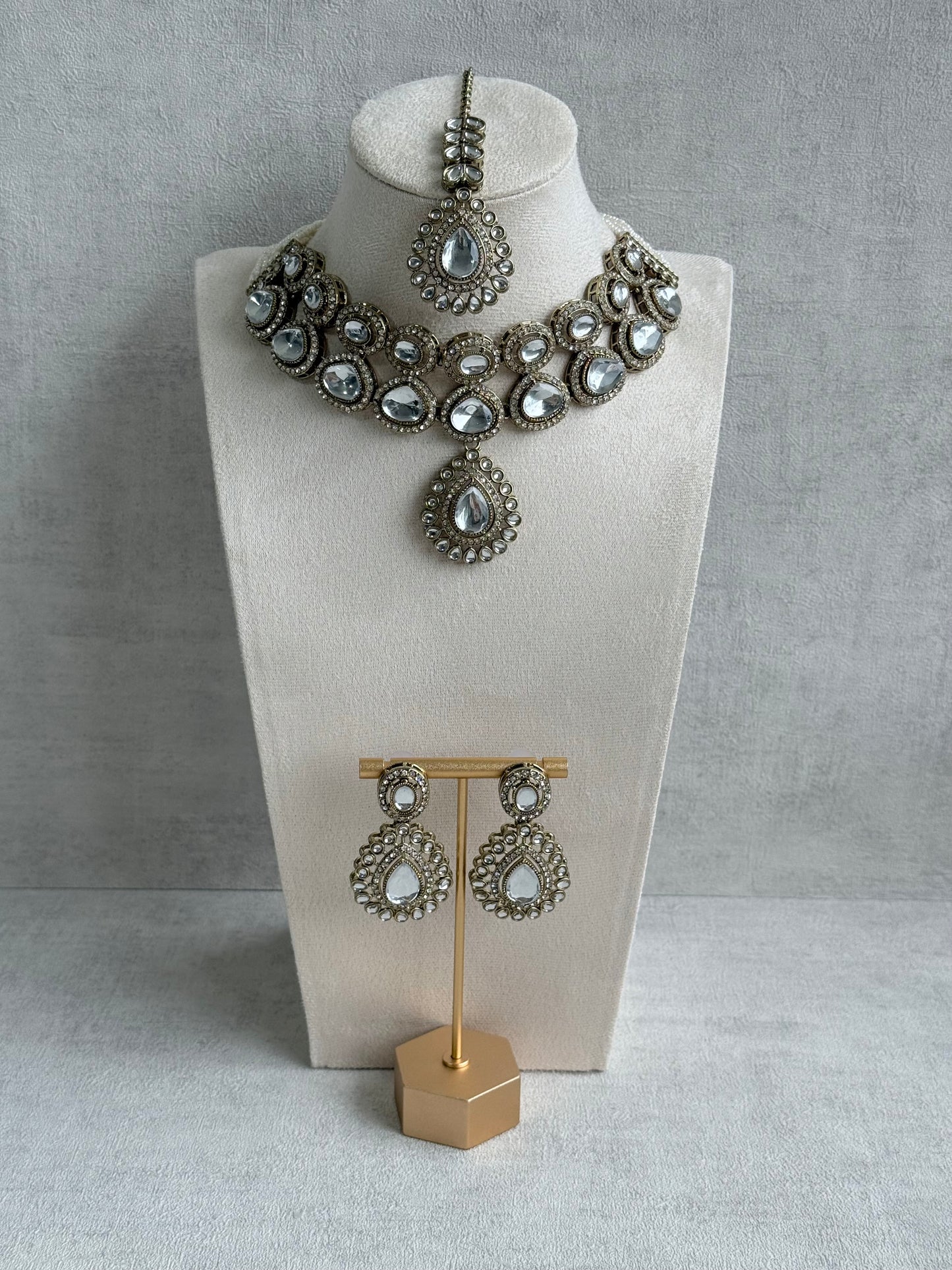 Ayura Designs Tamara Set with Necklace, Earrings & Tikka – All Mirror-Cut Stones with Kundan Detailing in Antique Gold Finish