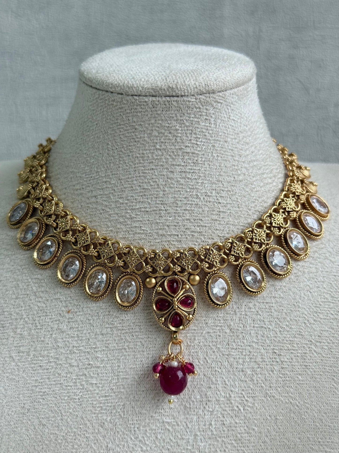 Ayura Designs Perniya Set with Necklace & Earrings – Mirror-Cut Stones with Rani Pink Accents in Antique Gold Finish