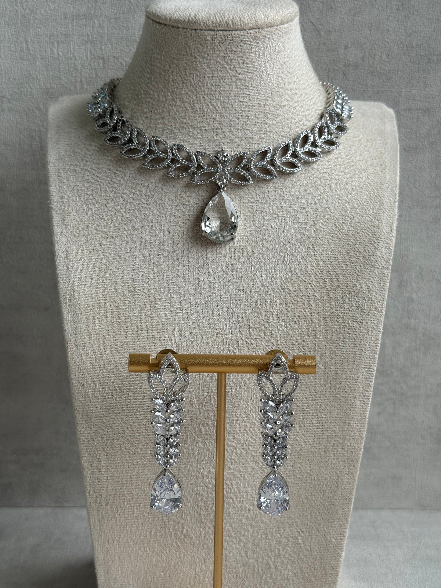 Ayura Designs Anastasia Set – Silver Necklace & Earrings with Teardrop Crystals & Leaf Motif Design