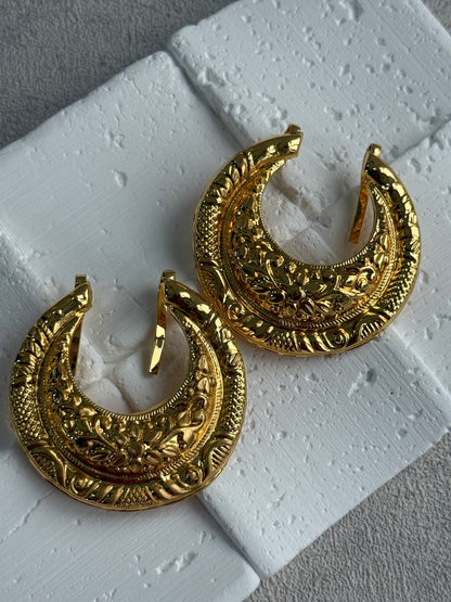 Ayura Designs Reeva Hair Pins – Embossed Crescent Moon Design & Gold Finish