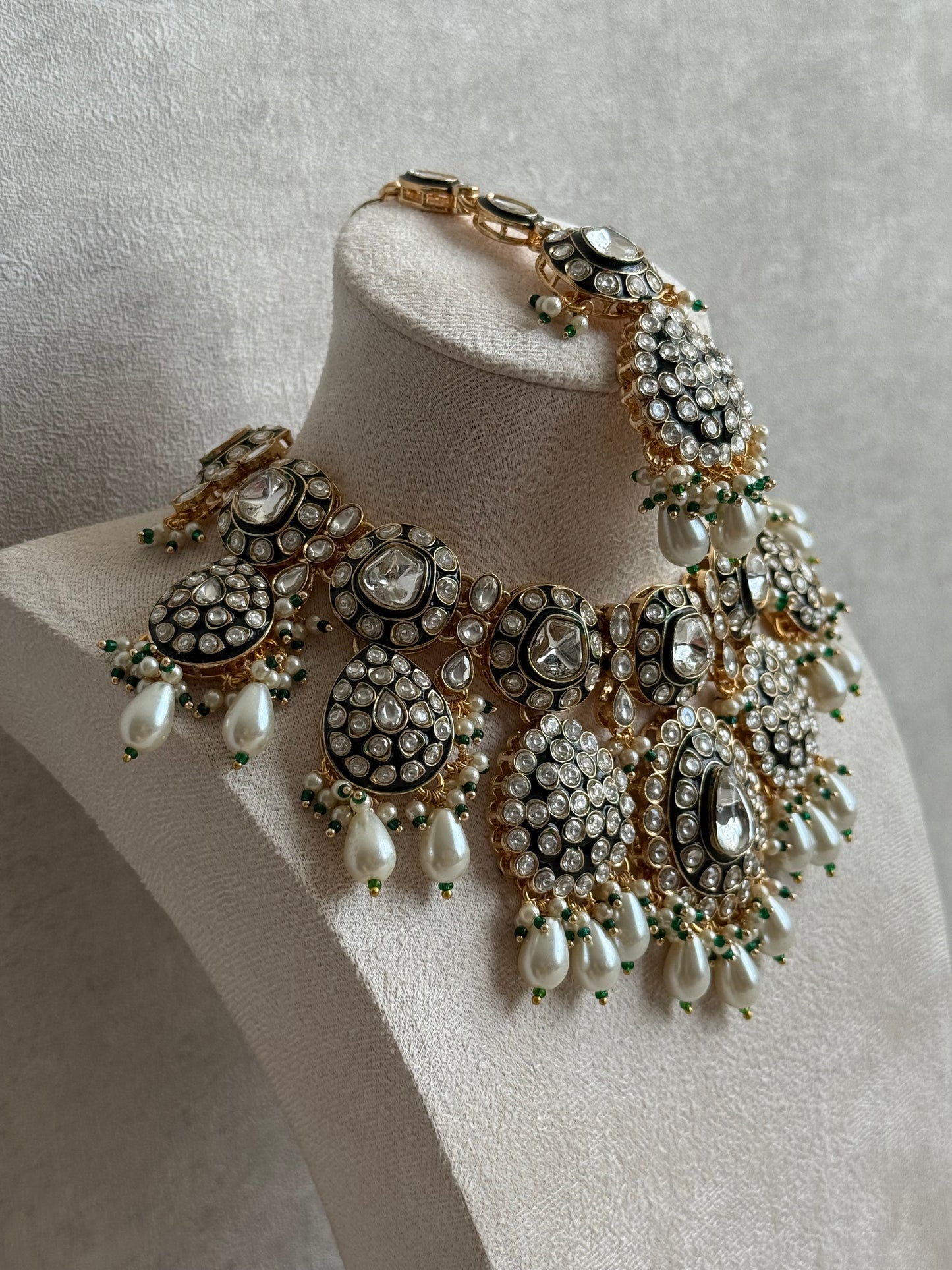 Ayura Designs Ayesha Bridal Set with Necklace, Earrings, Tikka & Passa – Emerald Green Enamel, Mirror-Cut Stones, Pearls & Antique Gold Kundan Detailing
