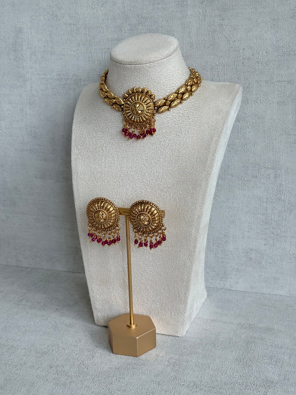 Ayura Designs Rania Choker Set with Studs – Antique Gold Floral Medallion Choker with Ruby Pink Bead Detailing