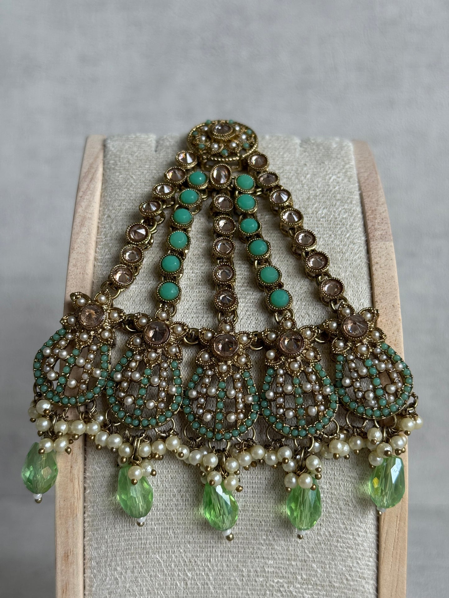 Ayura Designs Gaya Tikka Set with Earrings, Tikka & Sahara – Antique Gold with Pistachio Green Beads, Pearls & Mirror-Cut Stones