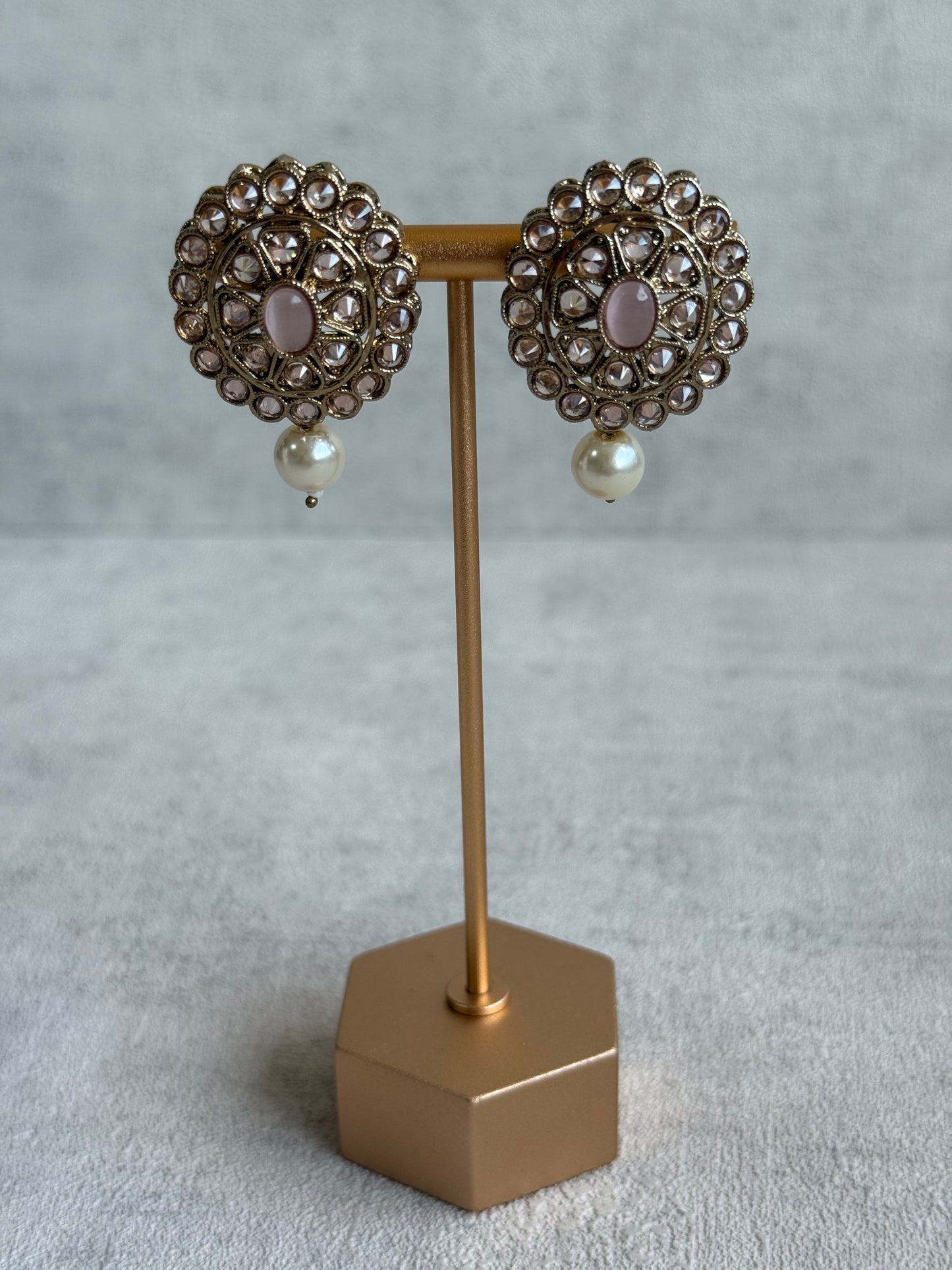 Ayura Designs Sania Set with Necklace, Earrings & Tikka – Blush Pink Stones, Kundan Detailing & Antique Gold Finish