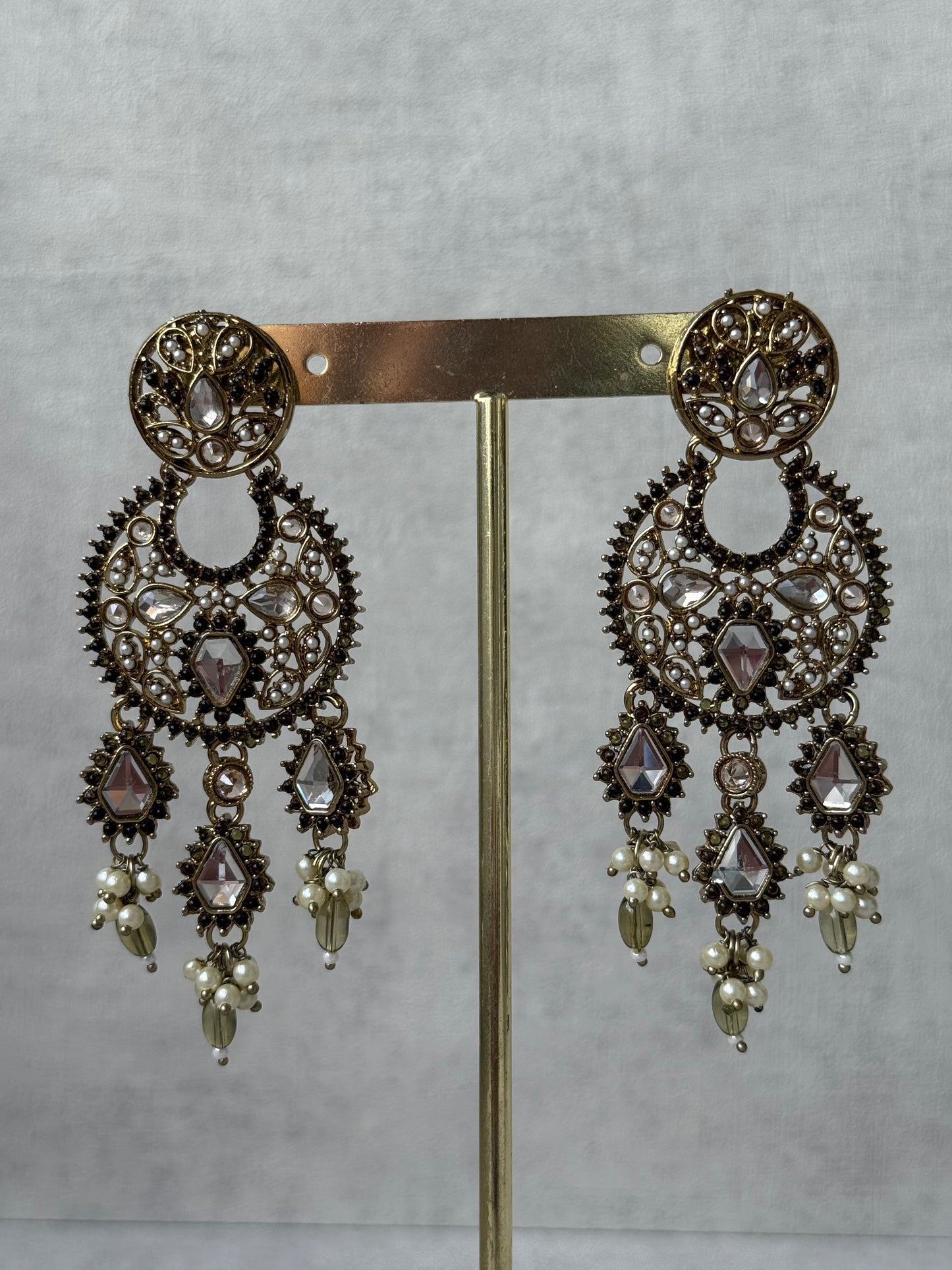 Ayura Designs Nimra Set with Earrings & Tikka – Mirror-Cut Polki, Olive Green Beads & Antique Gold Finish