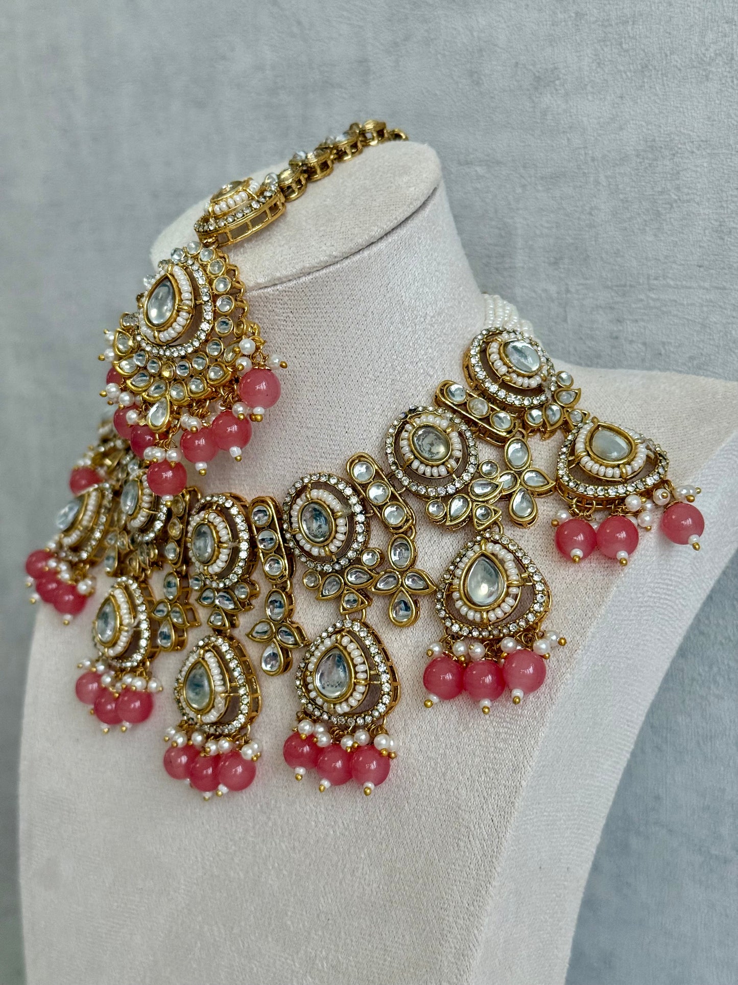 Ayura Designs Janvi Set with Necklace, Earrings & Tikka – Kundan Detailing, Peach Beads & Pearls Drops