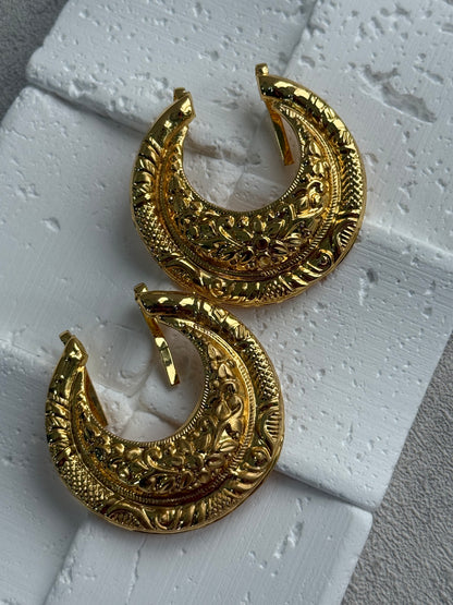 Ayura Designs Reeva Hair Pins – Embossed Crescent Moon Design & Gold Finish
