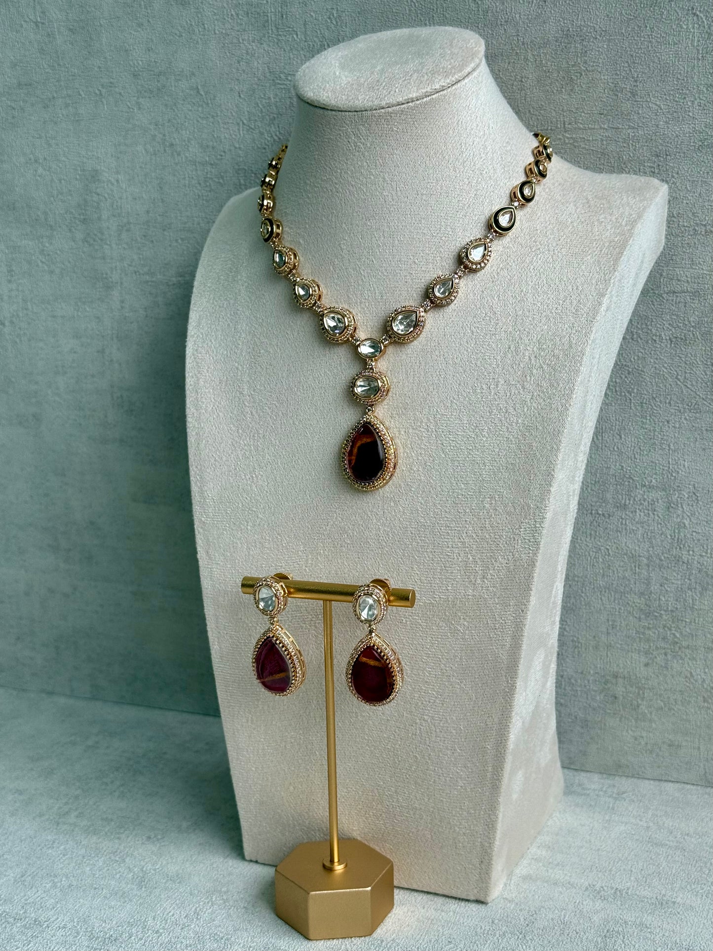 Ayura Designs Lilly Set with Necklace & Earrings – Burnt Crimson Marble Stones, Mirror-Cut Accents & Antique Gold Finish