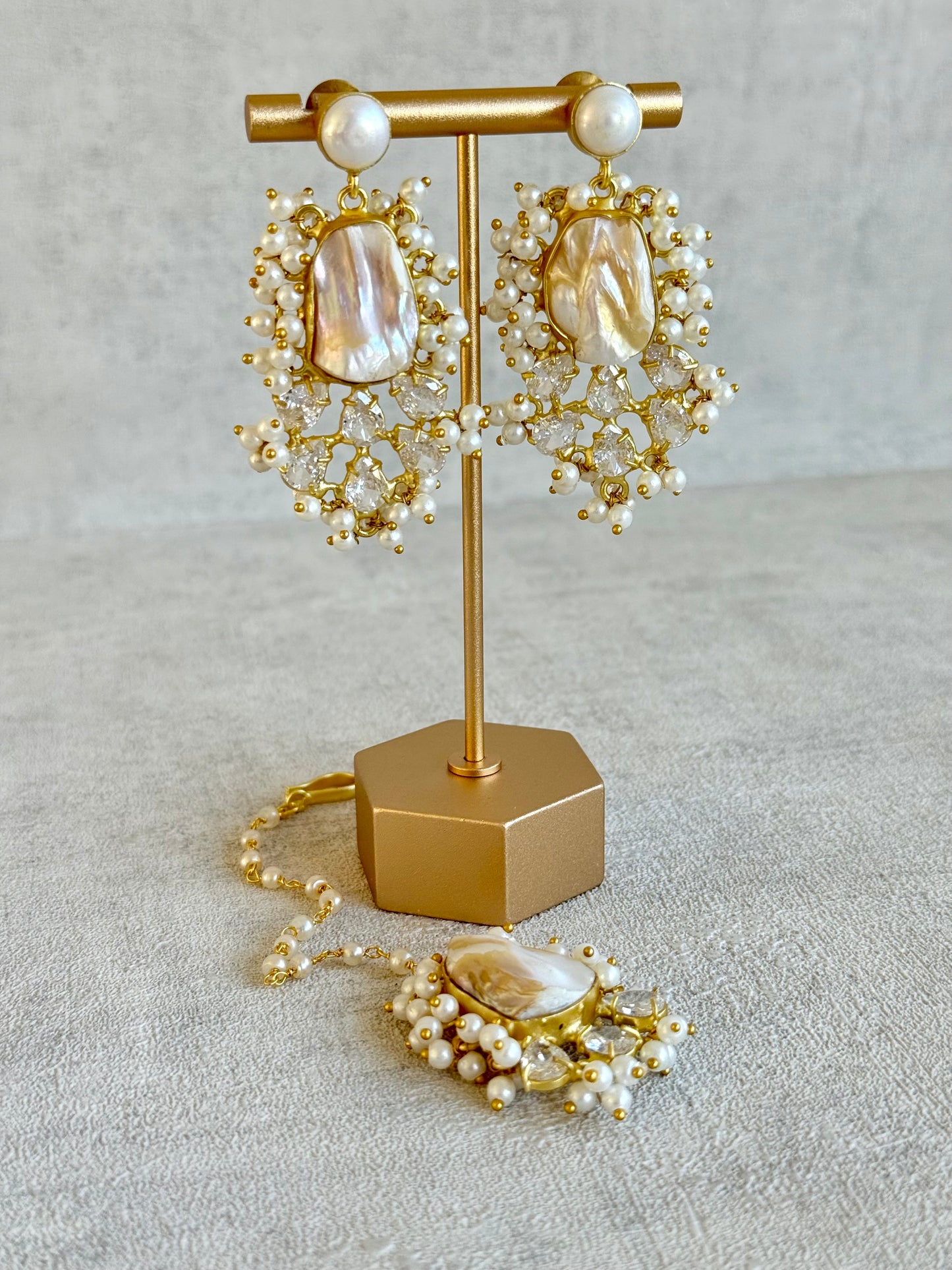 Ayura Designs Niamh Tikka Set – Baroque Pearl & Crystal Cluster Detailing in Antique Gold