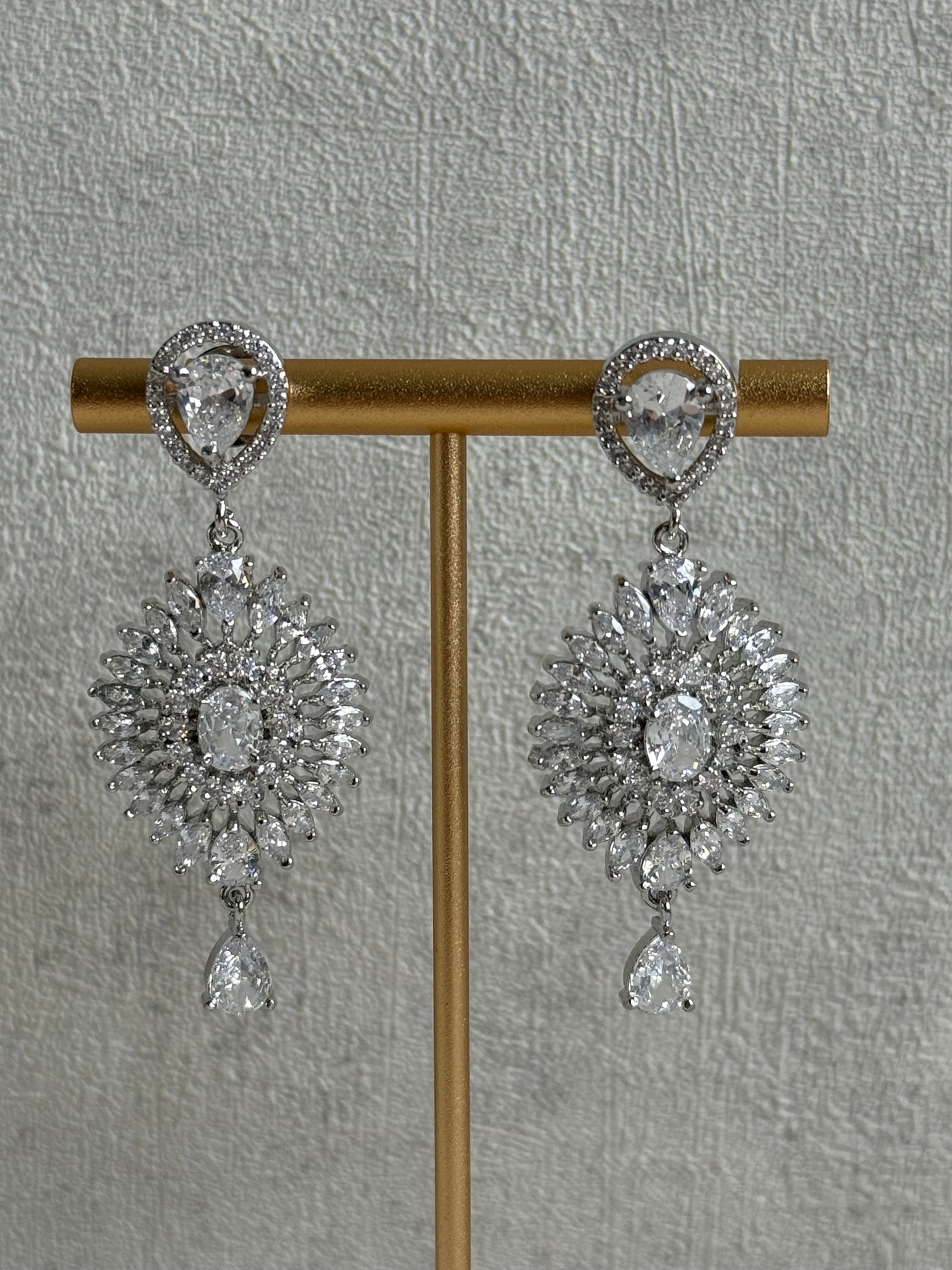 Ayura Designs Bella Set – Silver Necklace & Earrings with Teardrop Moissanite Stones & Radiant Halo Design