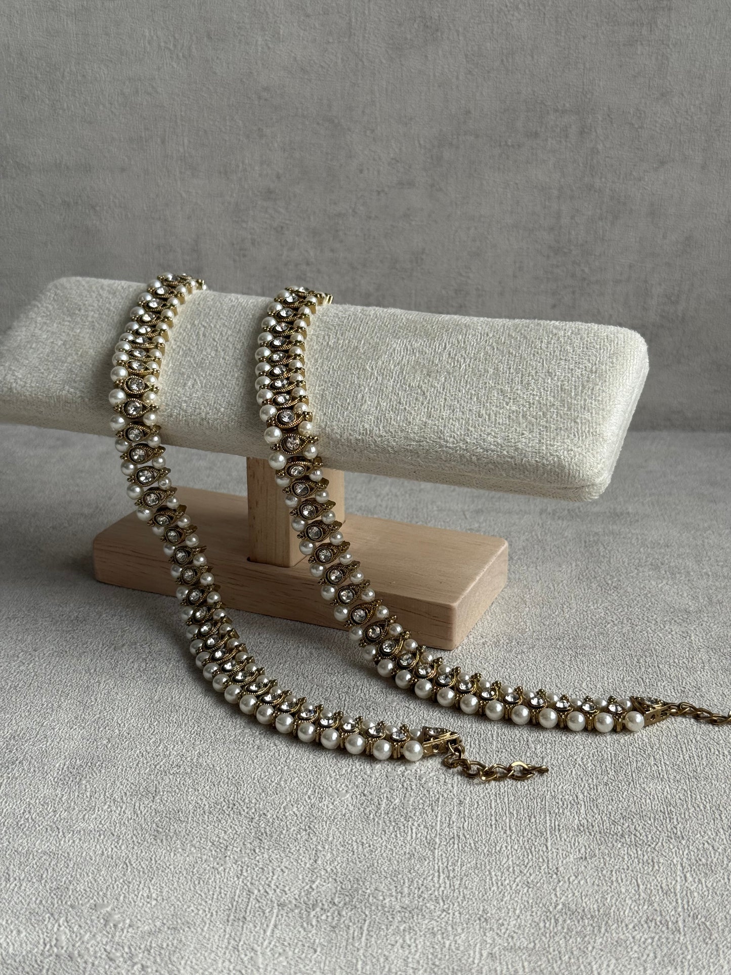 Ayura Designs Chandni Payals – Kundan Anklets with White Pearls & Antique Gold Finish