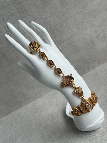 Ayura Designs Rewa Haathphool – Set of 2 Antique Gold Filigree Hand Ornament with Kundan Detailing