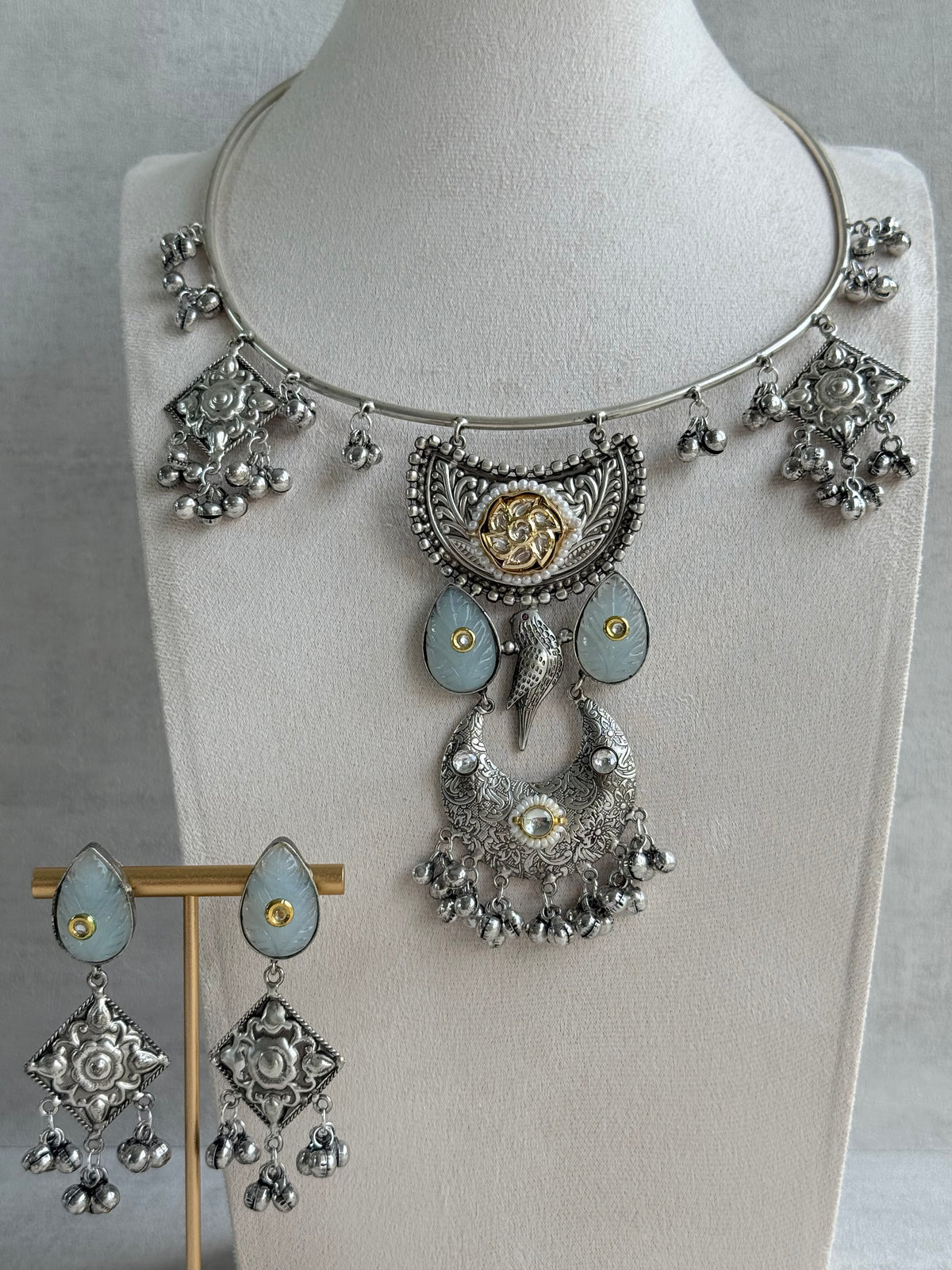 Ayura Designs Jiyana Collar Necklace Set – Dove Grey Carved Teardrop Stones & Oxidised Silver Finish