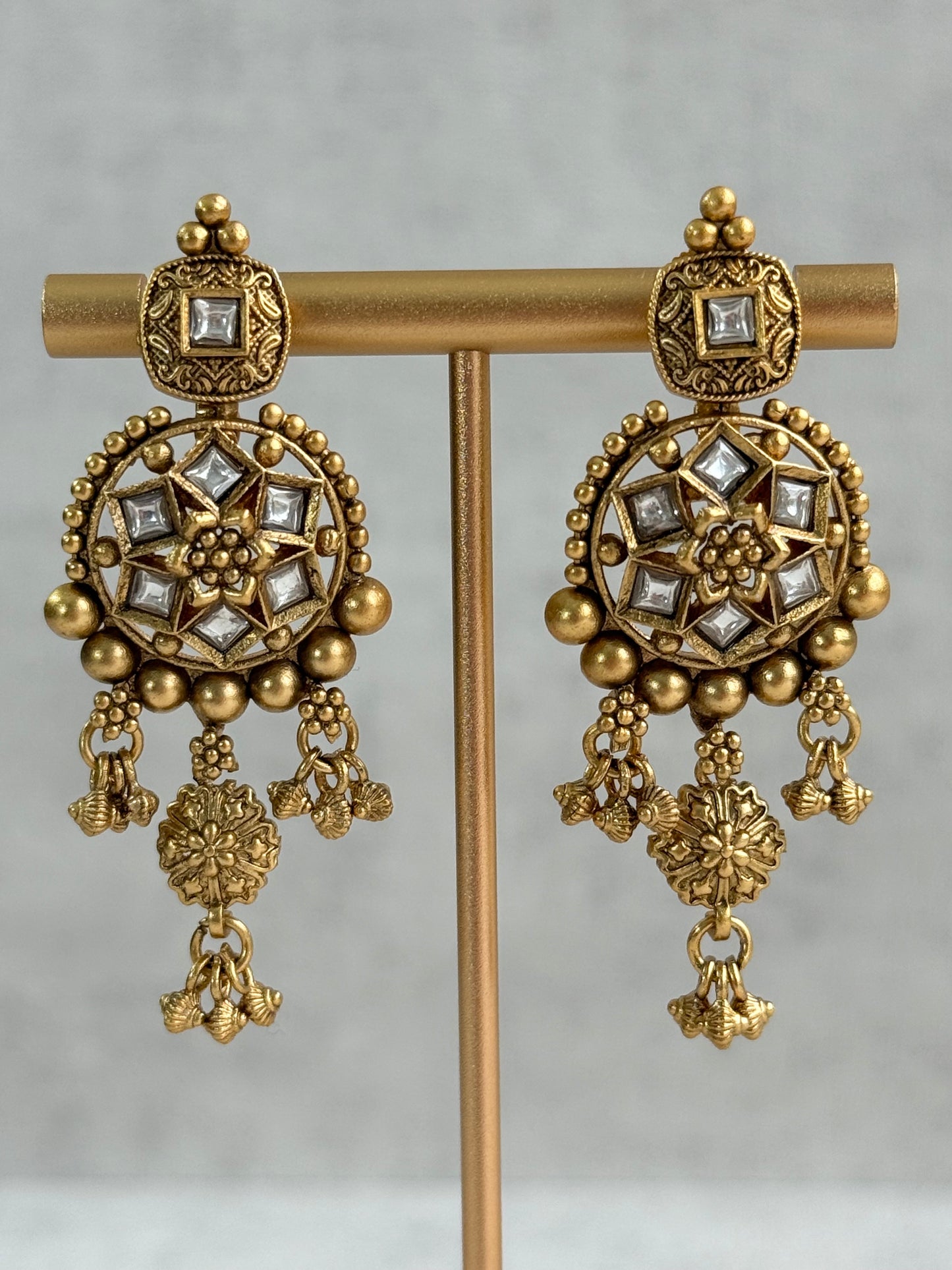 Ayura Designs Kriti Necklace Set with Earrings – Antique Gold Kundan Design with Ivory Pearls & Ghungroo Detailing