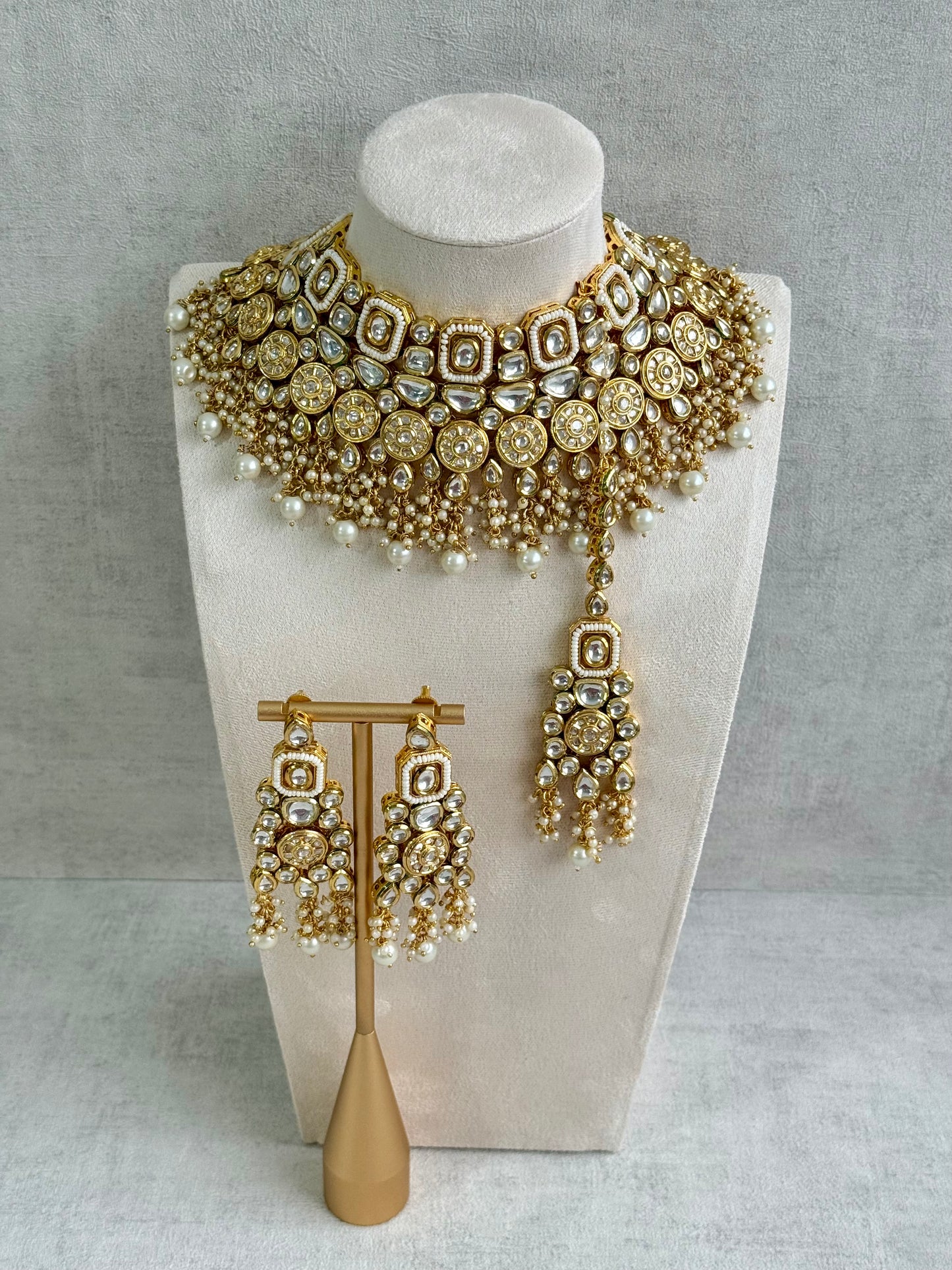 Ayura Designs Suhana Bridal Set with Necklace, Earrings & Tikka – Kundan Stones with Pearl Detailing in Antique Gold Finish