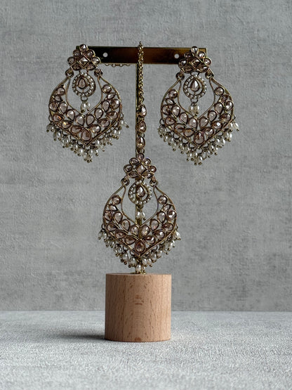 Ayura Designs Damini Tikka Set – Mirror-Cut Champagne Kundan Earrings & Tikka with Pearl Detailing