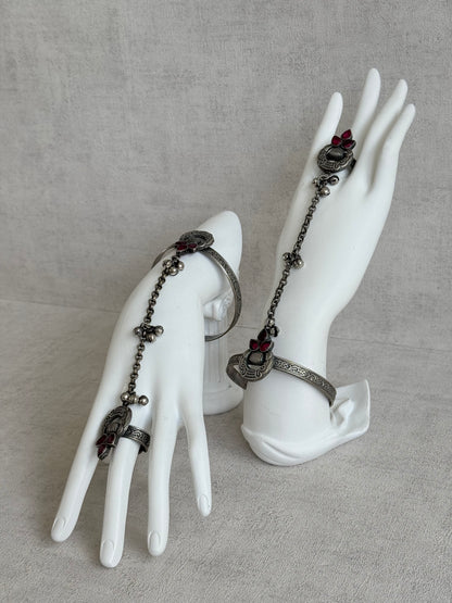 Ayura Designs Ishaana Haathphool Set of 2 – Oxidised Silver Hand Harness with Ruby Pink Stones & Ghungroo Detailing