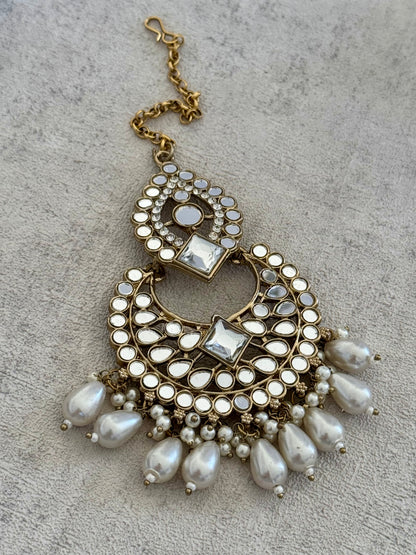 Ayura Designs Dilkash Tikka Set with Earrings – Kundan, Mirror Work & Pearls