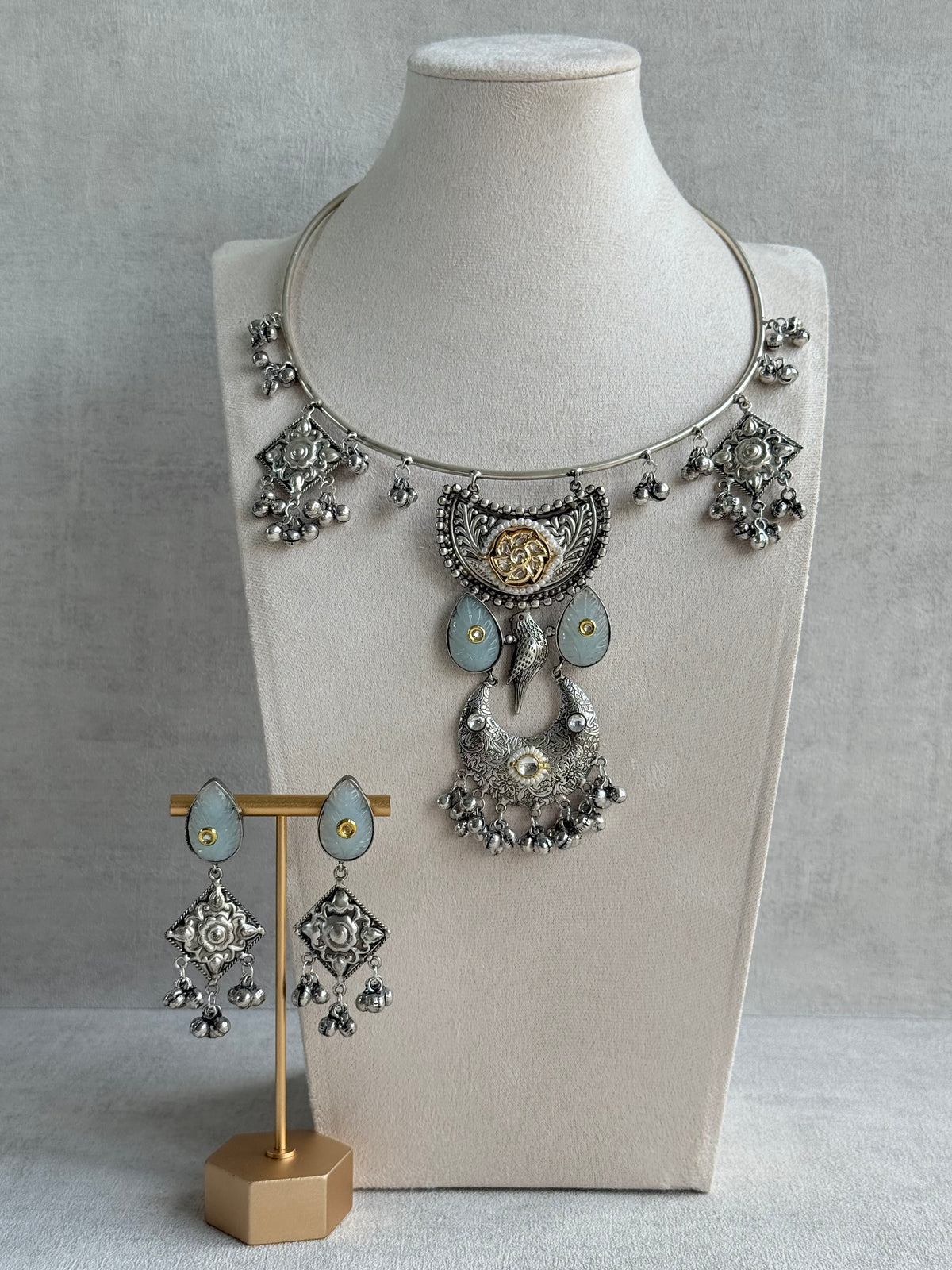Ayura Designs Jiyana Collar Necklace Set – Dove Grey Carved Teardrop Stones & Oxidised Silver Finish