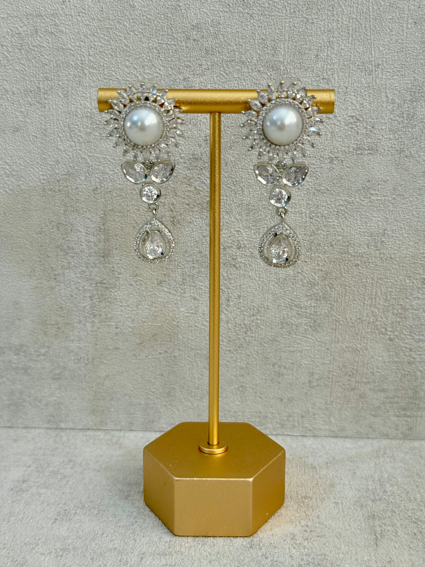 Ayura Designs Tilly Set with Necklace & Earrings – Pearl Centre with Crystal Halo Detailing in Silver Finish