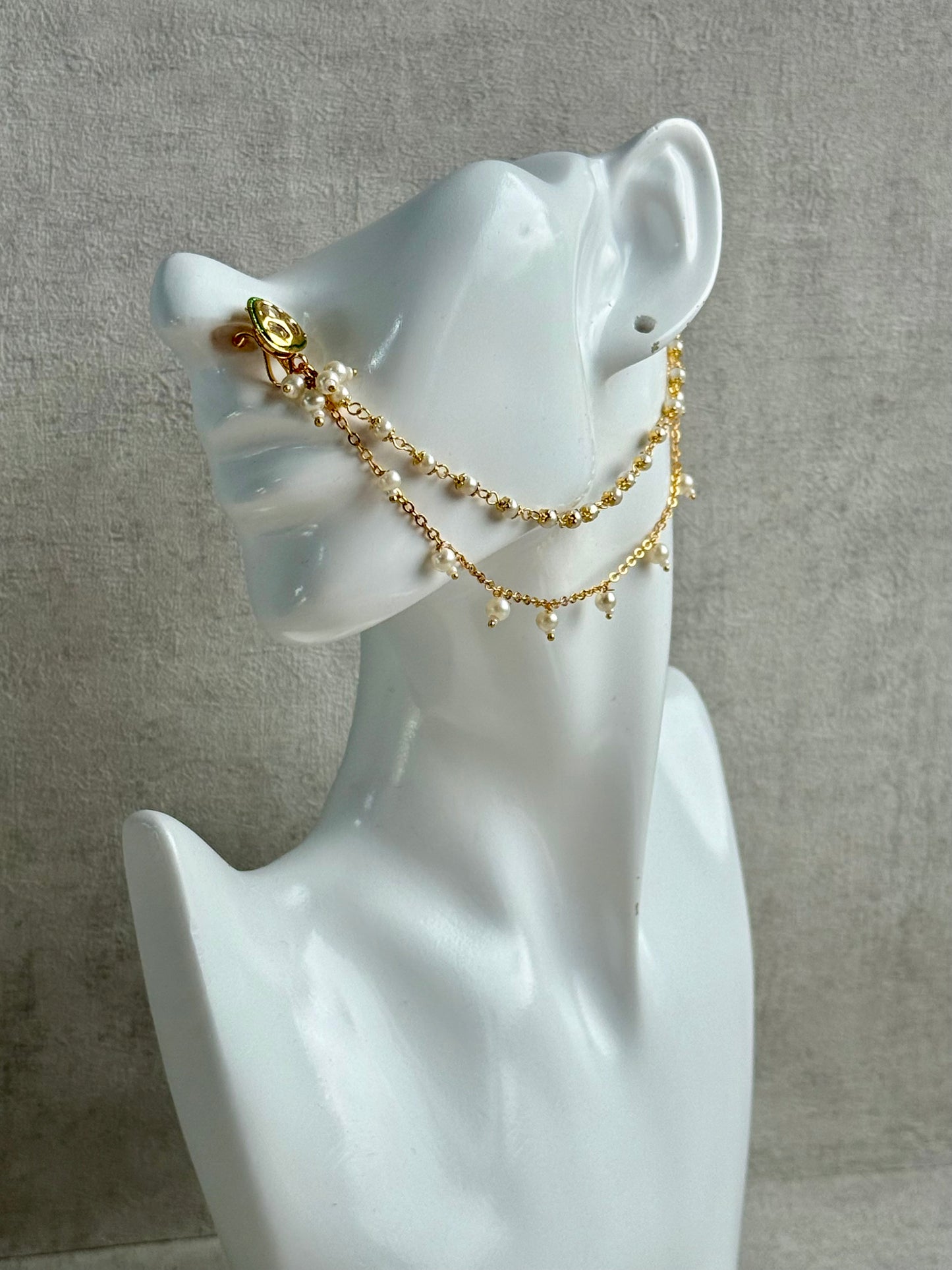 Ayura Designs Fakira Nose Ring – Kundan-Style Detailing with Pearl Chain