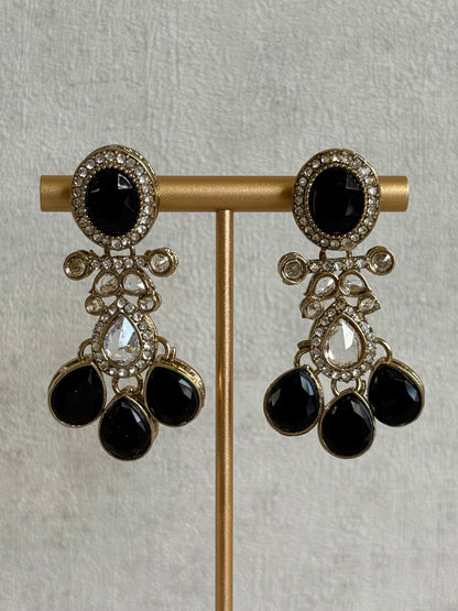 Ayura Designs Ava Necklace Set with Earrings & Tikka – Black Stone & Mirror-Cut Necklace Set in Antique Gold Finish