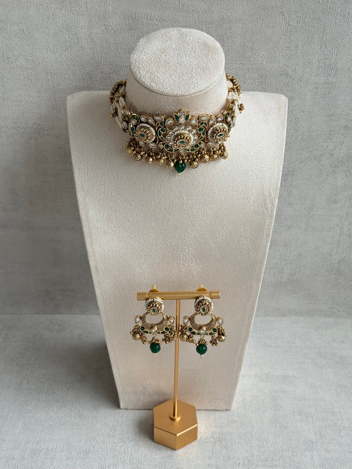 Ayura Designs Sufna Choker Set with Earrings – Emerald Green Stones, Pearl Strands & Kundan Detailing