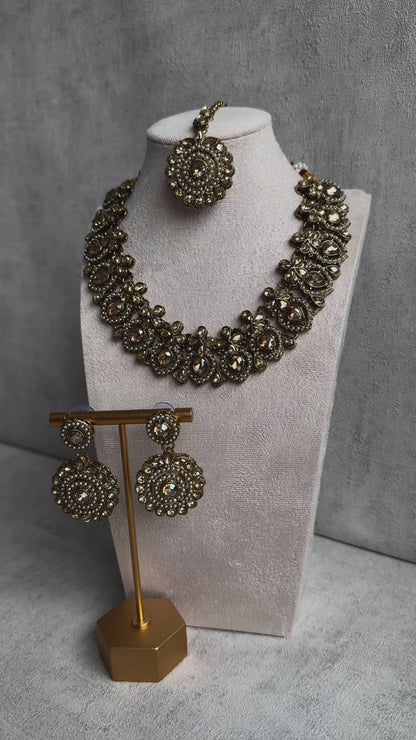 Ayura Designs Meher Set with Earrings & Tikka – Polki Elegance with Champagne-Colored Stones