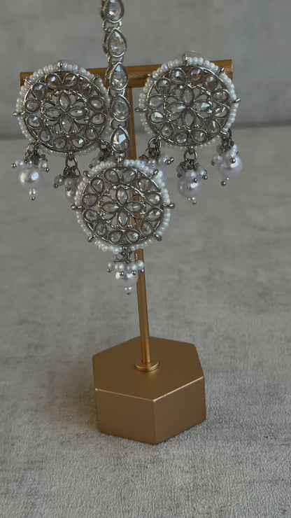 Ayura Designs Ifrah Tikka Set with Studs – Mirror-Cut Stones, Pearls & Antique Silver Finish